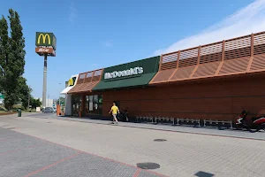 Restauracja McDonald's image