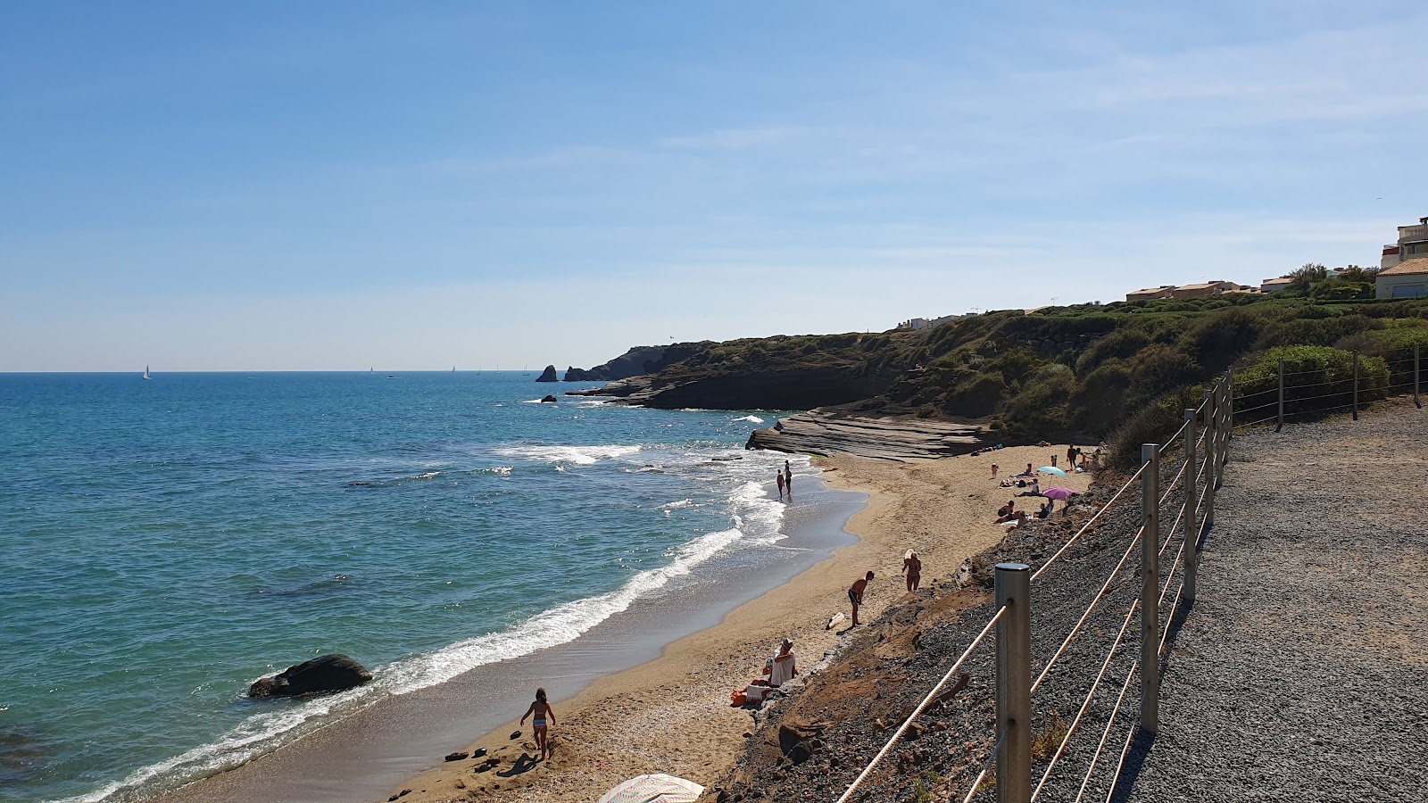 Foto von Plage de la Dalle - beliebter Ort unter Entspannungskennern