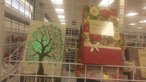 Clothing Store «Ross Dress for Less», reviews and photos, 2180 MacArthur Rd, Whitehall, PA 18052, USA