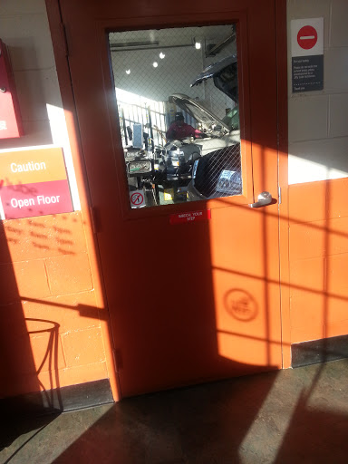 Oil Change Service «Jiffy Lube», reviews and photos, 717 W Main Rd, Middletown, RI 02842, USA