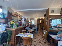 Atmosphère du Restaurant Café Aux Trois Moulins à Cassel - n°15