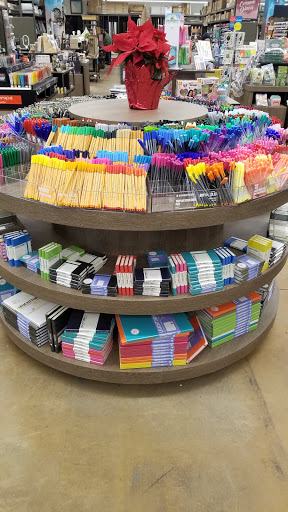 Art Supply Store «Blick Art Materials», reviews and photos, 1755 Maple Ave, Evanston, IL 60201, USA