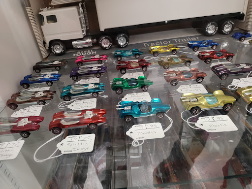 Antique Store «South Louisville Antique & Toy», reviews and photos, 4150 Blue Lick Rd # 8, Louisville, KY 40229, USA