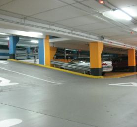 Continental Parking Plaza Roja - República Del Salvador