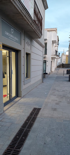 CLÍNICA DENTAL L'ESCALA PERAN LORENTE en L'Escala, Girona