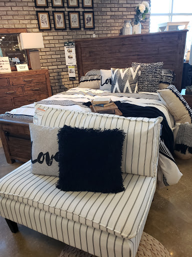 Furniture Store «Ashley HomeStore», reviews and photos, 2915 N Dale Mabry Hwy, Tampa, FL 33607, USA