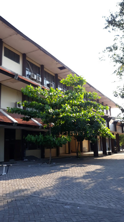 Gedung A7 Fakultas Teknik UNESA