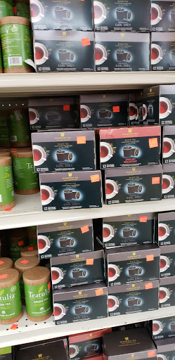 Shoe Store «Famous Footwear», reviews and photos, 831 Lancaster Dr NE, Salem, OR 97301, USA