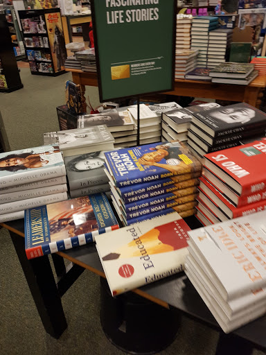 Book Store «Barnes & Noble», reviews and photos, 1812 Sam Rittenberg Blvd, Charleston, SC 29407, USA