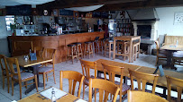 Atmosphère du Restaurant The Red Lion à Desertines - n°3