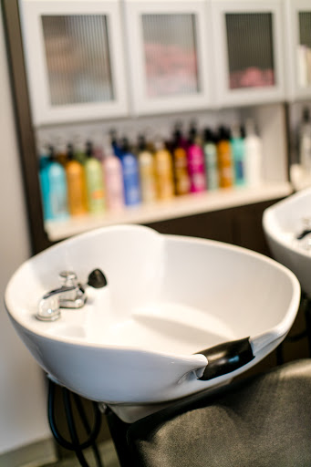 Beauty Salon «Michael Thomas Hair Design», reviews and photos, 5032 Airport Pulling Rd N, Naples, FL 34105, USA