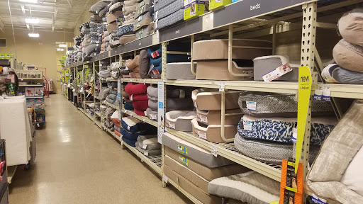 Pet Supply Store «PetSmart», reviews and photos, 730 S Sepulveda Blvd, El Segundo, CA 90245, USA