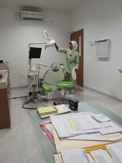 Dokter gigi spesialis penyakit mulut malang Lukman Hakim Hidayat.drg.spPM Dental Practice