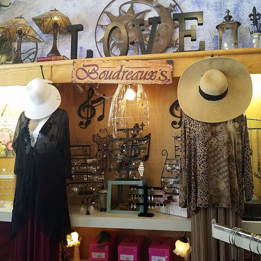 Antique Store «La Boutique Des Boudreaux», reviews and photos, 309 Bear Creek Ave, Morrison, CO 80465, USA