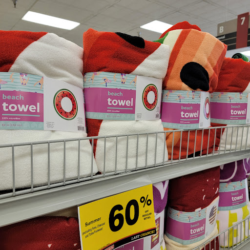 Shopping Mall «Bridle Trails Shopping Center», reviews and photos, 6501-6625 132nd Ave NE, Kirkland, WA 98033, USA