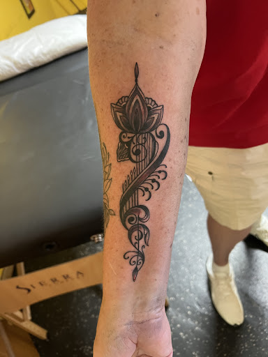 Tattoo Shop «Castle City Tattoo, LLC», reviews and photos, 1139 S Jackson St, Greencastle, IN 46135, USA