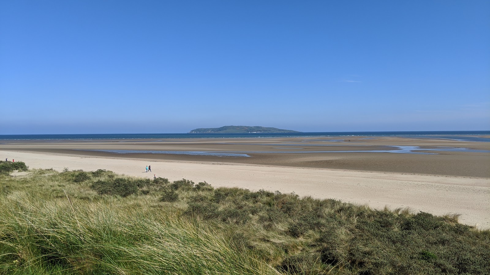 Foto de Fingal Bay Beach com areia brilhante superfície