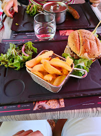 Hamburger du Restaurant français Le Quai West à Entraygues-sur-Truyère - n°12