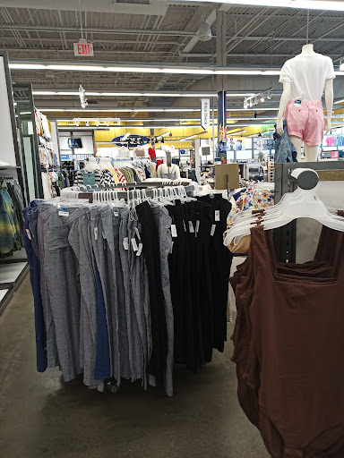 Clothing Store «Old Navy», reviews and photos, 8 Allstate Rd, Boston, MA 02125, USA