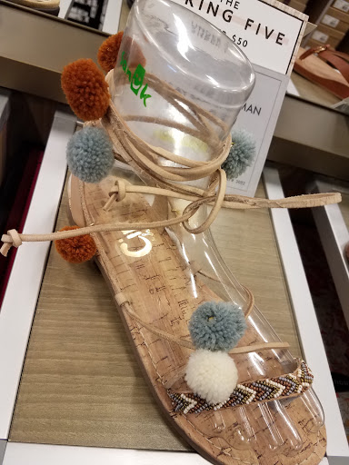 Shoe Store «DSW Designer Shoe Warehouse», reviews and photos, 160 Oakway Rd #300, Eugene, OR 97401, USA