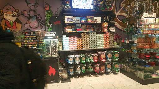 Tobacco Shop «Whole Leaf Tobacco», reviews and photos, 4945 N Milwaukee Ave, Chicago, IL 60630, USA