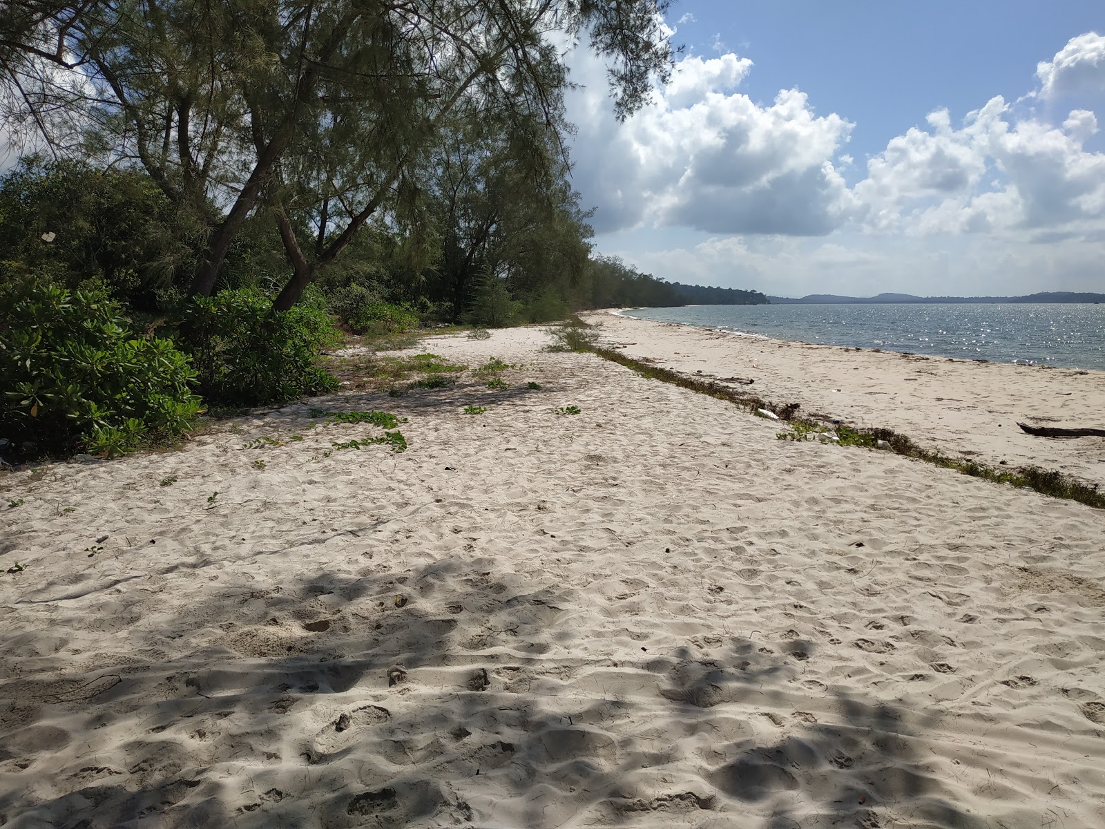 Zdjęcie Silver Beach położony w naturalnym obszarze