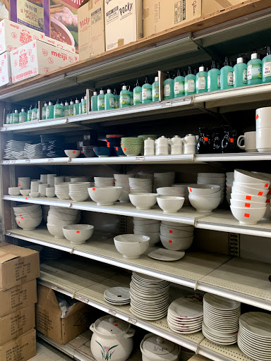 Asian Grocery Store «Hong Phat Food Center», reviews and photos, 101 SE 82nd Ave, Portland, OR 97216, USA