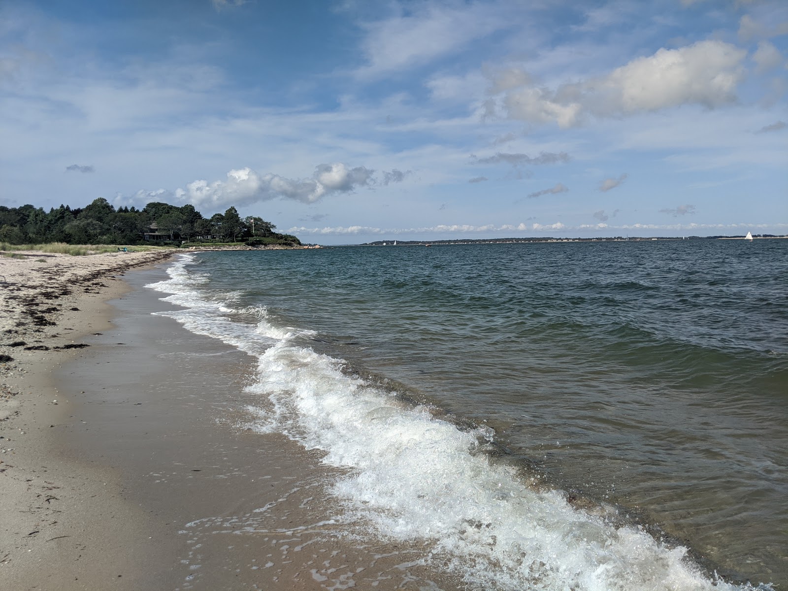 Photo of Menhaden Lane Beach with bright sand surface