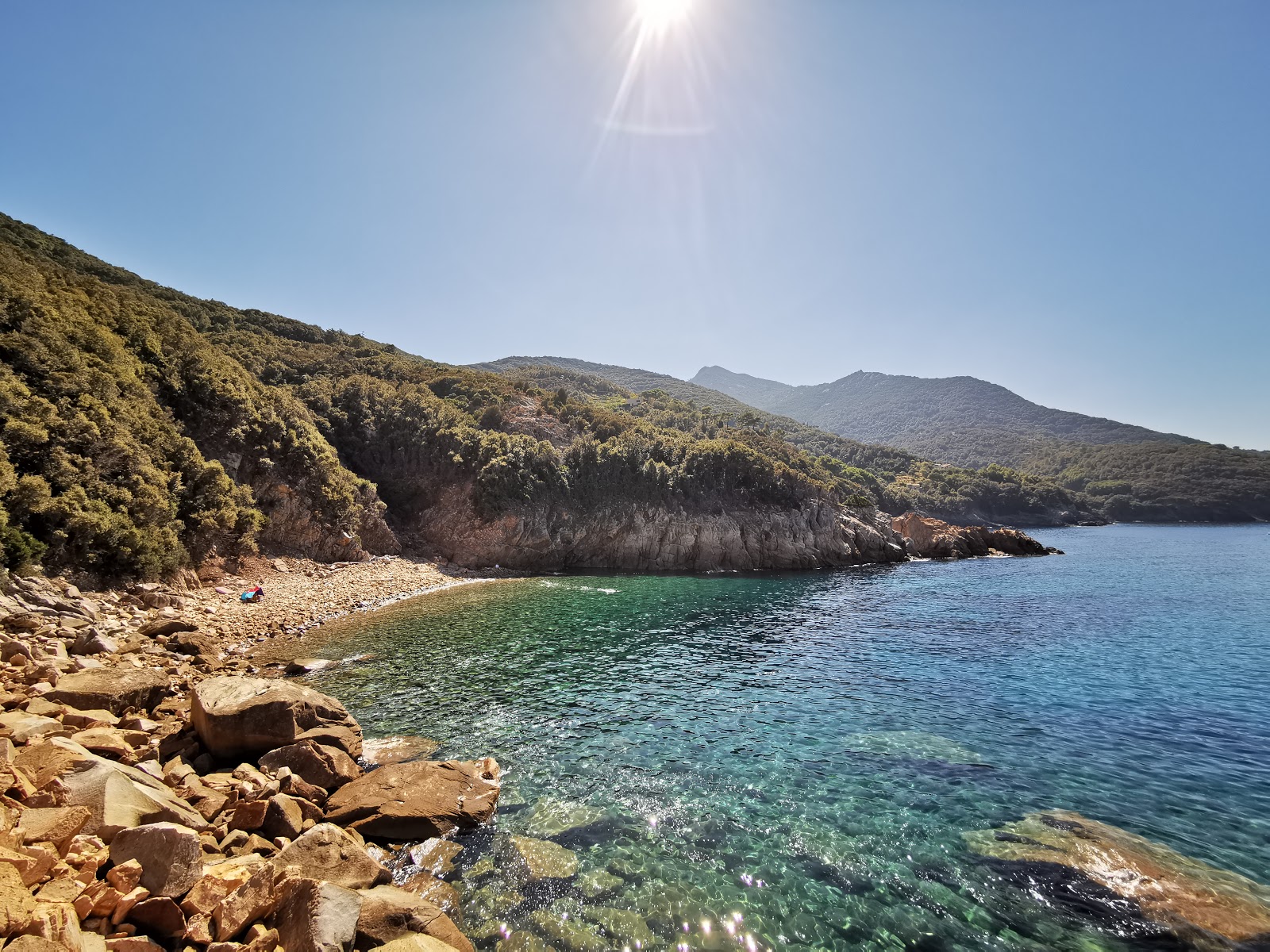 Fotografie cu Spiaggia di Ripa Barata cu nivelul de curățenie in medie
