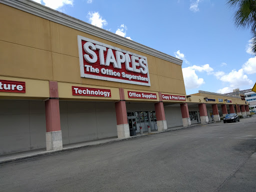 Office Supply Store «Staples», reviews and photos, 1700 W 49th St, Hialeah, FL 33012, USA