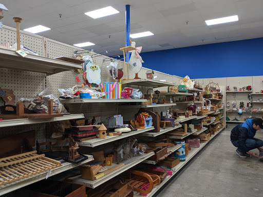Thrift Store «Volunteers of America Thrift Store», reviews and photos, 1135 N Belsay Rd, Burton, MI 48509, USA