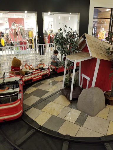 Shopping Mall «Westfield Oakridge», reviews and photos, 925 Blossom Hill Road, San Jose, CA 95123, USA