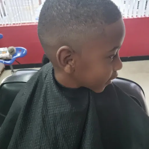 Barber Shop «Heads Up Barber & Beauty», reviews and photos, 2801 Pinecroft Rd # A, Greensboro, NC 27407, USA