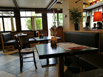 Atmosphère du Restaurant de grillades à la française Courtepaille à Montrouge - n°3