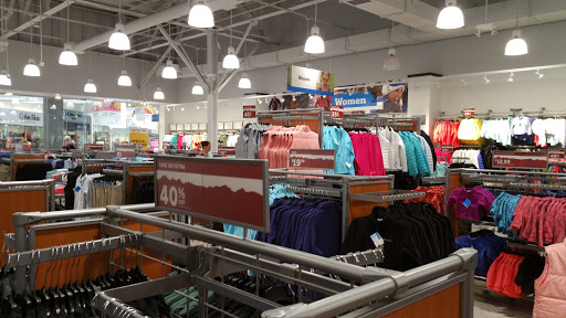 Sportswear Store «Columbia Sportswear Outlet Store», reviews and photos, 447 Great Mall Dr, Milpitas, CA 95035, USA