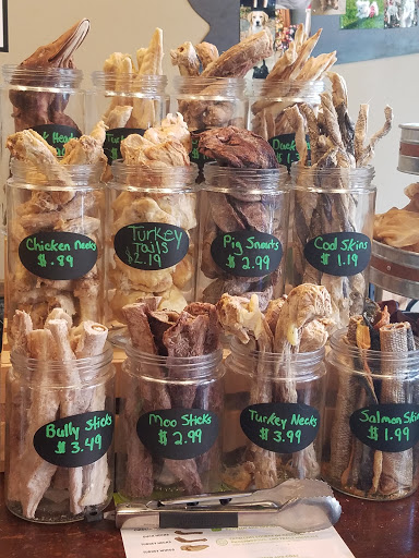 Pet Supply Store «City Dogs Grocery», reviews and photos, 884 Massachusetts Ave, Indianapolis, IN 46204, USA