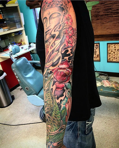 Tattoo Shop «Sunken Ship Tattoos», reviews and photos, 1301 Hewitt Ave, Everett, WA 98201, USA