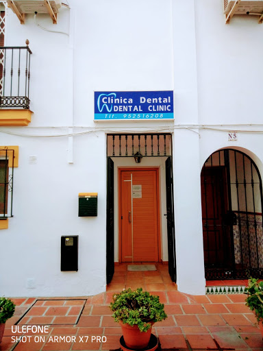 Clinica Dental Fernando Bajos Blindhuber en Cómpeta, Málaga