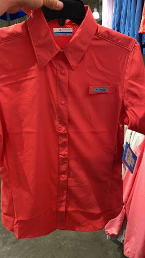 Sportswear Store «Columbia Sportswear Outlet», reviews and photos, 6800 Oxon Hill Rd #600, Oxon Hill, MD 20745, USA