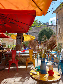 Atmosphère du Restaurant méditerranéen Le petit café à Oppède - n°3