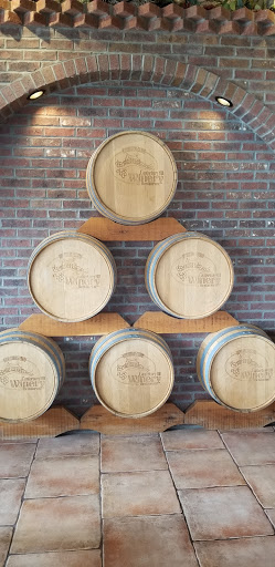 Winery «Canterbury Hill Winery and Restaurant», reviews and photos, 1707 S Summit Dr, Holts Summit, MO 65043, USA