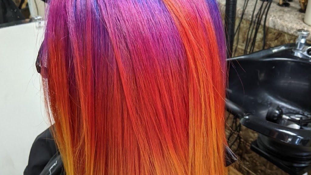 Lori's Hair Salon 43920