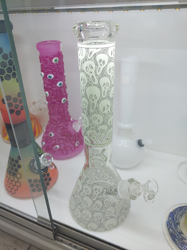 Tobacco Shop «Tobacco & Gift», reviews and photos, 1556 E Main St, St Charles, IL 60174, USA