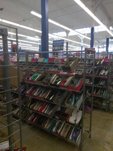 Shoe Store «SKECHERS Factory Outlet», reviews and photos, 5805 Cutting Blvd, El Cerrito, CA 94530, USA