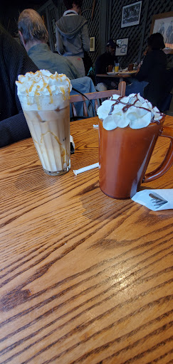 American Restaurant «Cracker Barrel Old Country Store», reviews and photos, 12357 Hornsby Ln, Newport News, VA 23602, USA