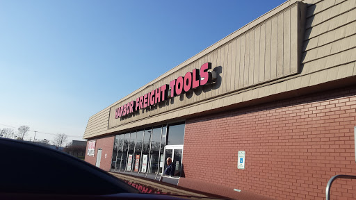 Hardware Store «Harbor Freight Tools», reviews and photos, 34900 Groesbeck Hwy, Charter Twp of Clinton, MI 48035, USA