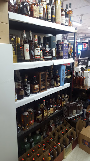 Grocery Store «La Riviera Market and Spirits», reviews and photos, 9331 La Riviera Dr, Sacramento, CA 95826, USA