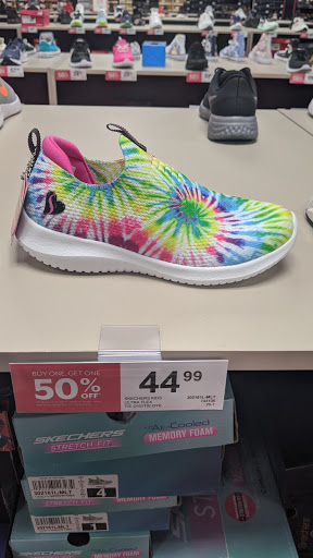 Shoe Store «Off Broadway Shoe Warehouse», reviews and photos, 545 Cool Springs Blvd #115, Franklin, TN 37067, USA