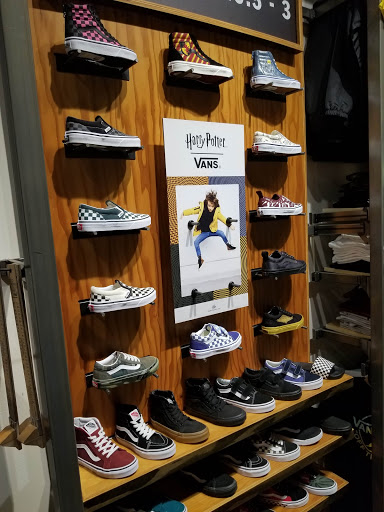 Shopping Mall «Valley River Center», reviews and photos, 293 Valley River Center, Eugene, OR 97401, USA