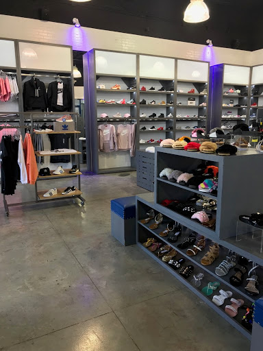 Shoe Store «Shiekh Shoes», reviews and photos, 1900 N Long Beach Blvd, Compton, CA 90221, USA